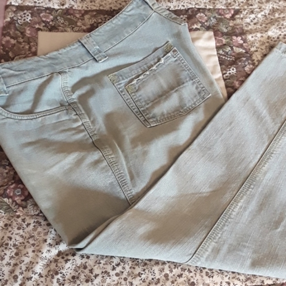 Light Wash Jeans!